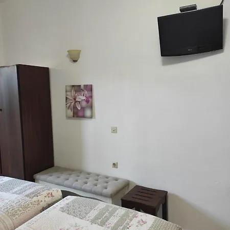 Angela Aparthotel