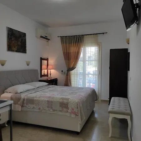 Angela Aparthotel